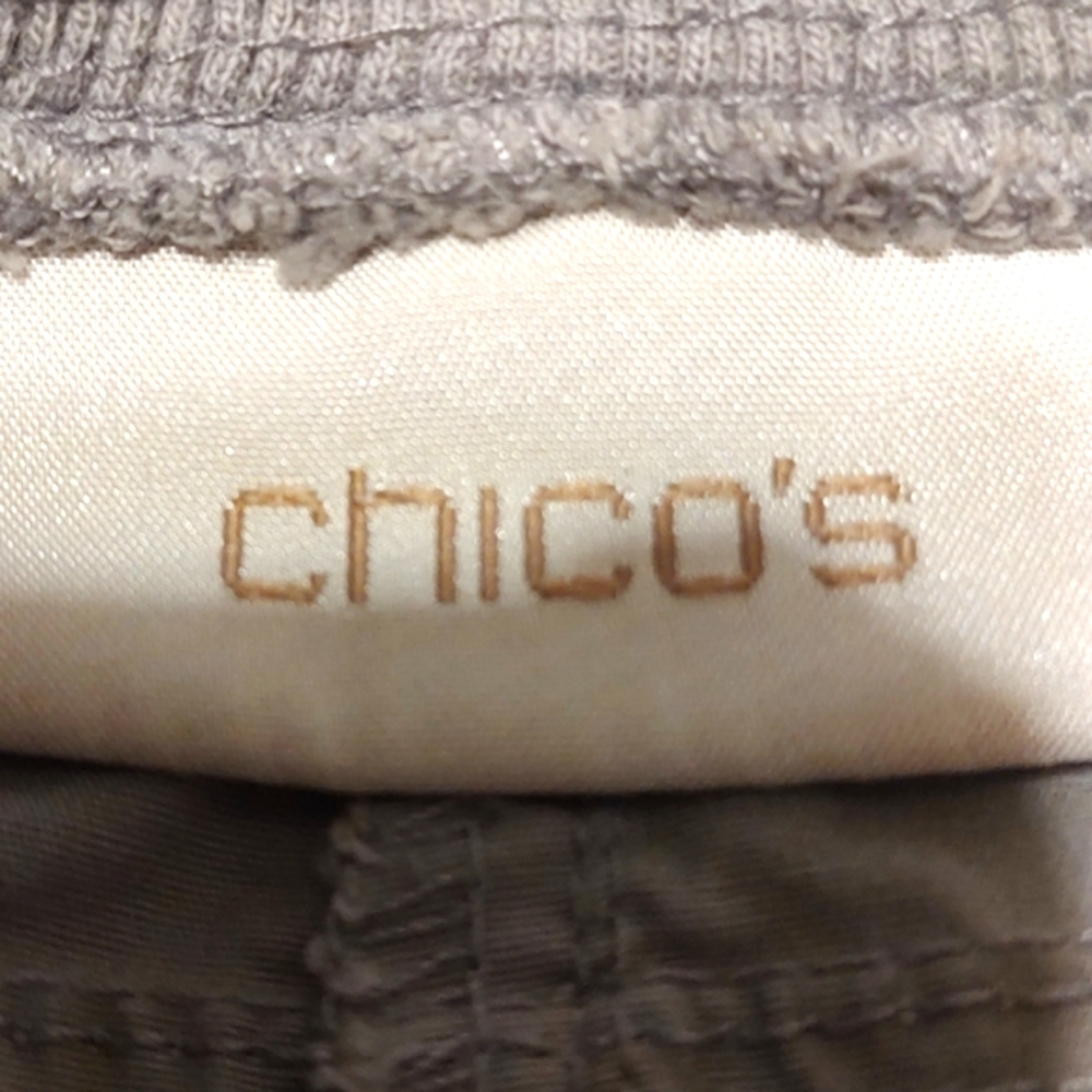 ▪️🩶▪️Marvelous Chico's Dove Grey Cargo Utility Capri Pants - 4 (0 Chico's Size) - Picture 14 of 16